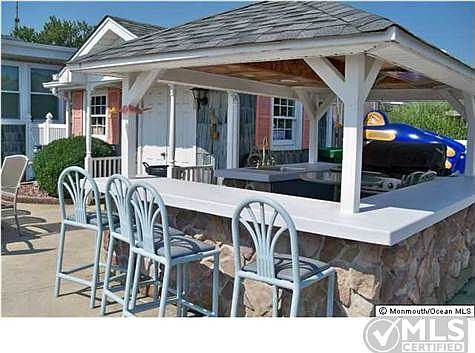 3rd image of 956 Capstan Dr