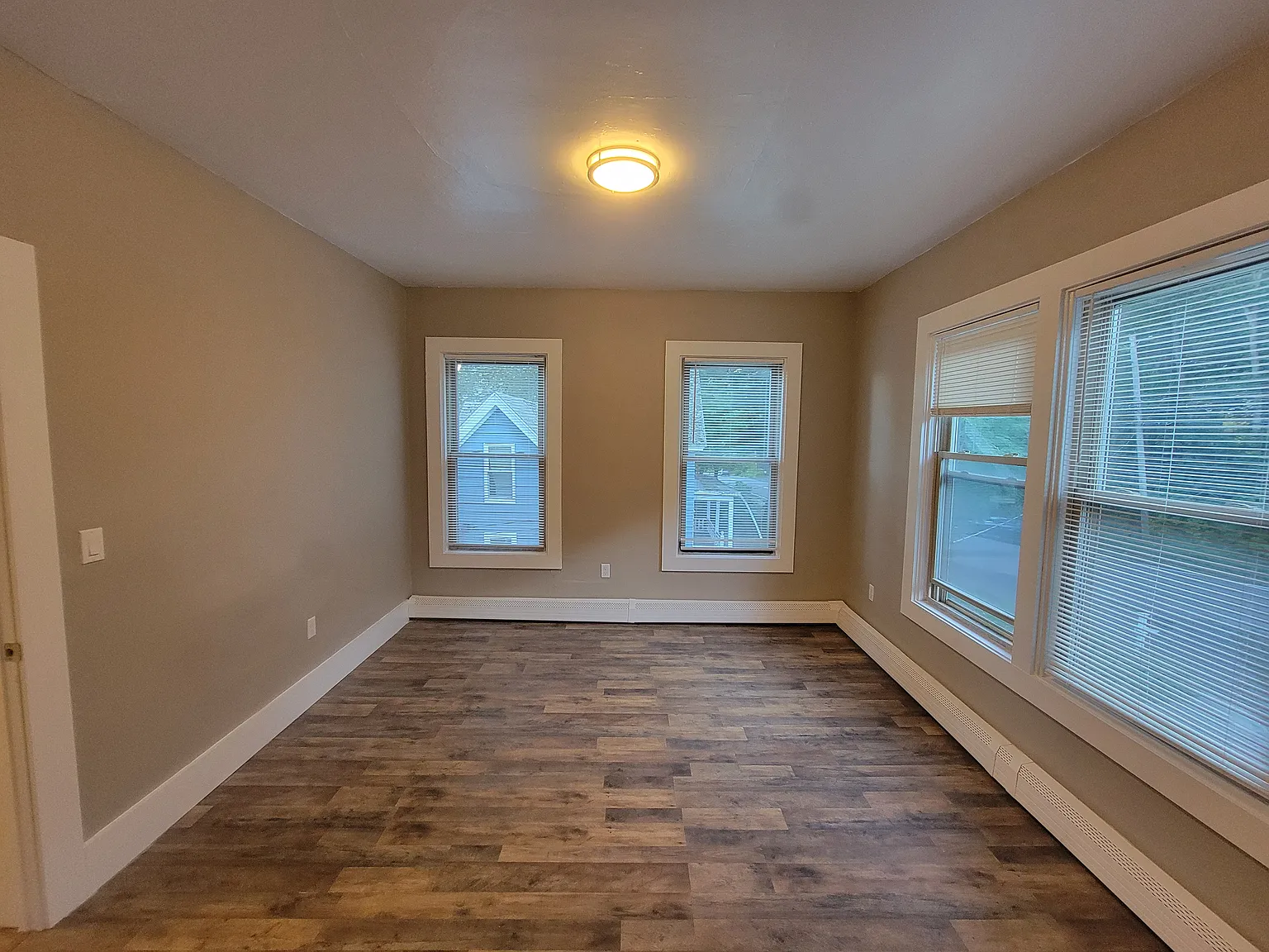 2 bed, 800 sqft, $1,900 — Photo 4