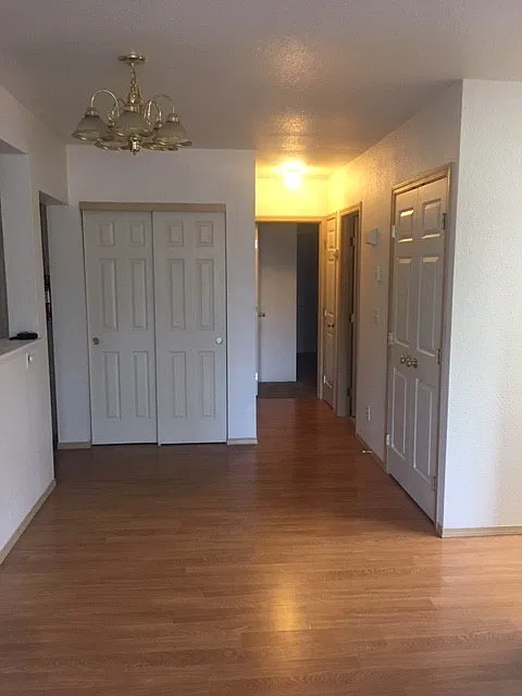Charming 2 Bedroom 1 Bath Condo for Rent! — Photo 4