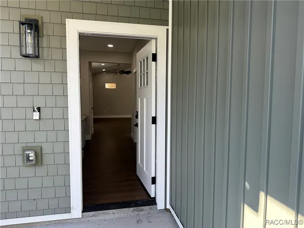 6396 W Flanders Ln, Crystal River, FL 34429