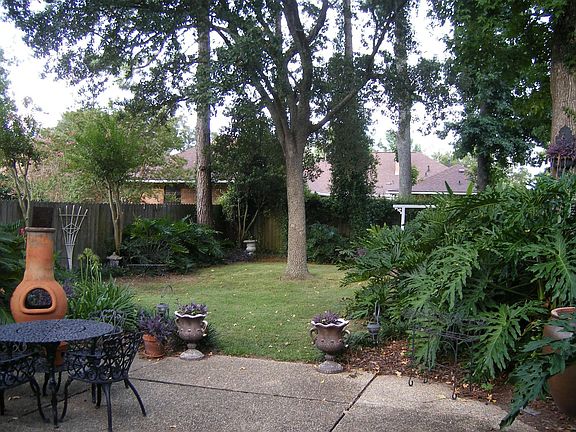 3rd image of 4037 Lake Sherwood Ave E