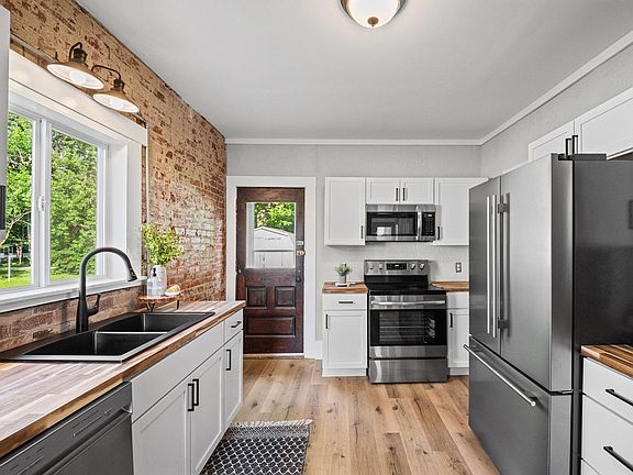 5th image of 128 W Summit St