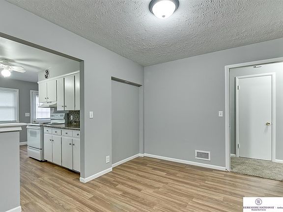 4th image of 2715 S 50th St
