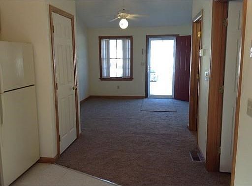 4th image of 61 Rosewood Ln