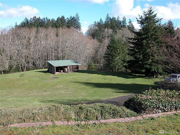 3rd image of 1386 NE Hoffs Dr