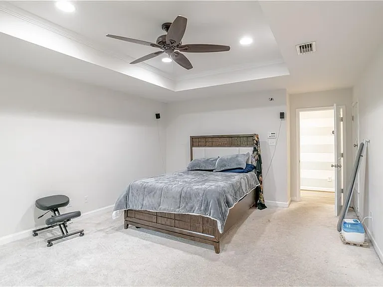 324 Dalewood Dr — Photo 18
