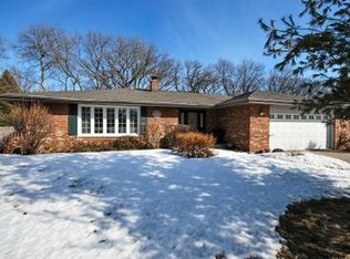 16W660 89th Pl, Willowbrook, IL 60527