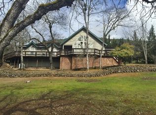 799 Colonial Dr, Grants Pass, OR 97526