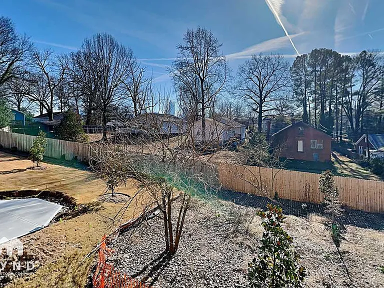 586 W End Dr — Photo 15