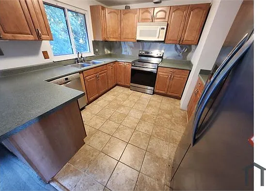 4313 SE 4th Pl — Photo 5