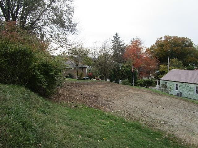 1st image of 440 Beech St