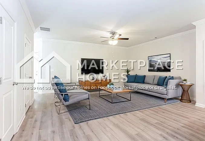 4 bed, 2.5 bath, 1807 sqft, $1,975 — Photo 2