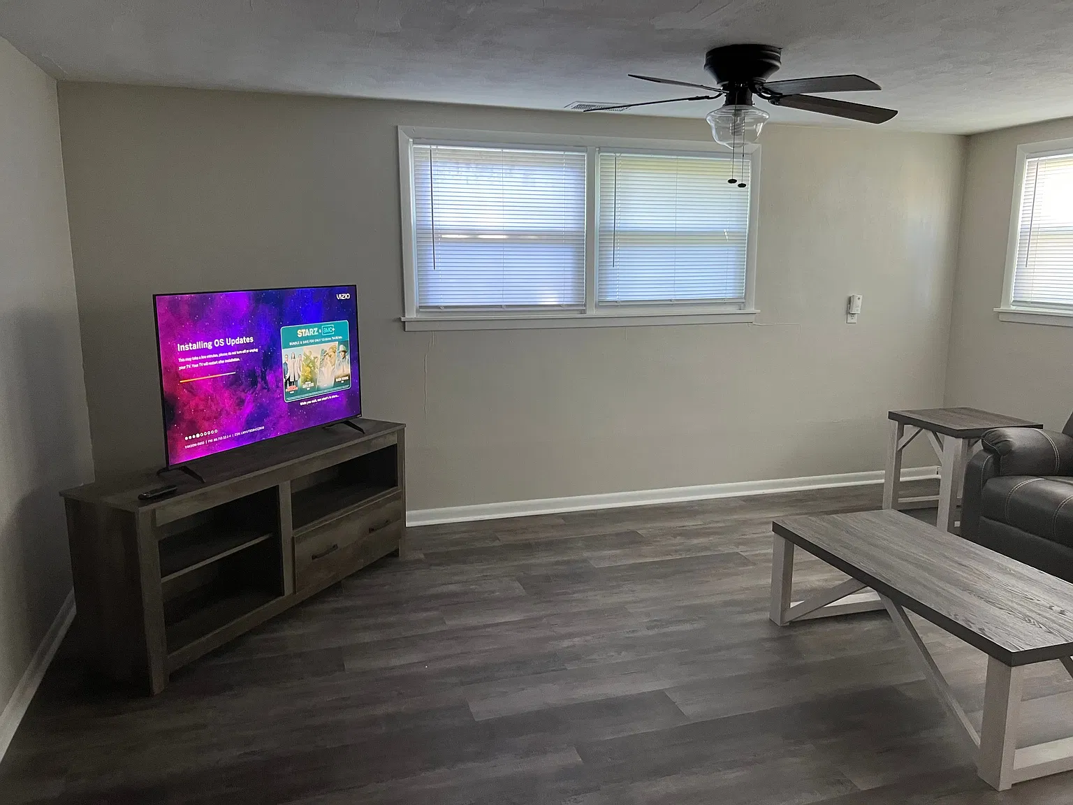 3 Bedroom Duplex close to WIU — Photo 4