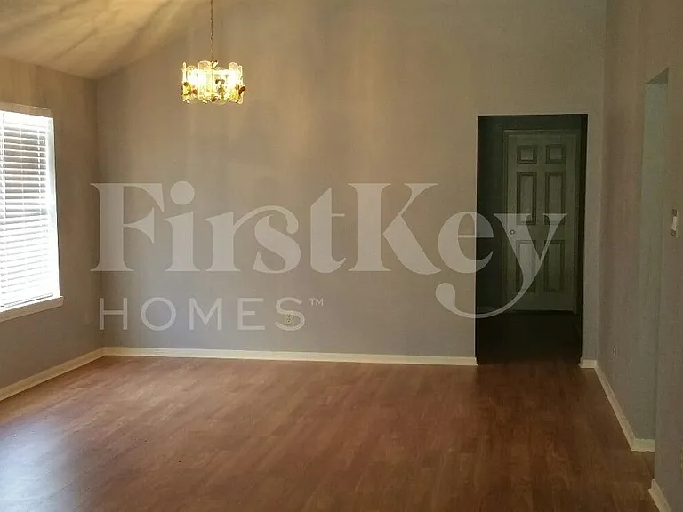 13322 Gendley Dr — Photo 2