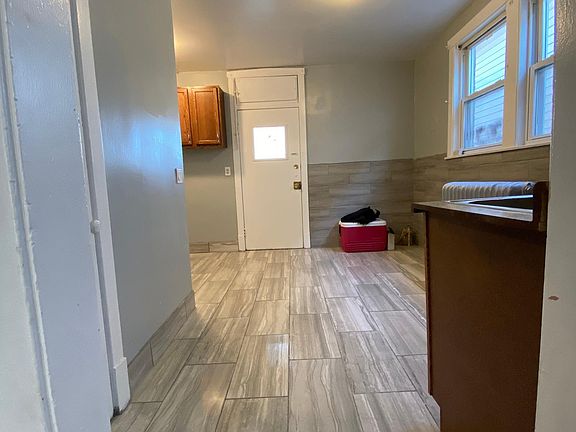 3rd image of 2651 N Avers Ave #2