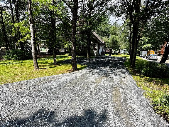 5th image of 121 Azalea Dr