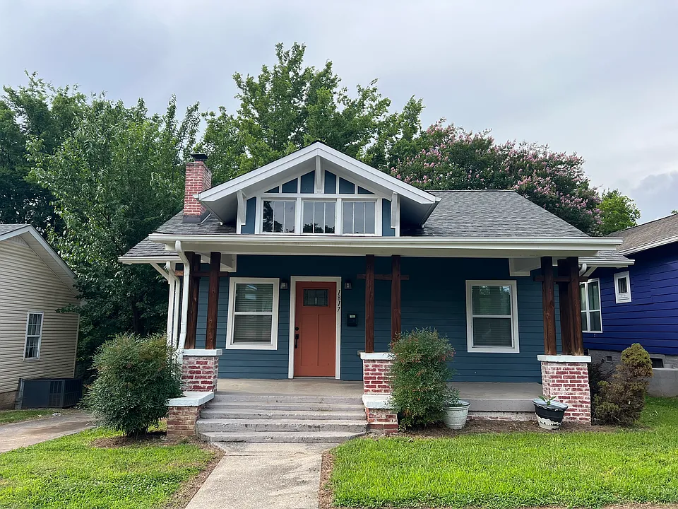 1817 Woodbine Ave