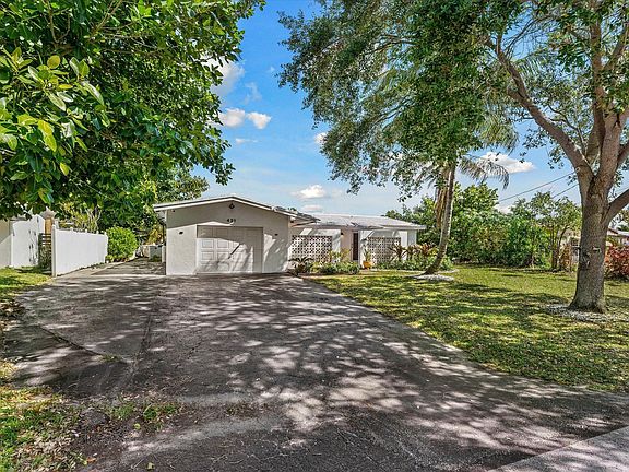 3rd image of 421 SW 18th Street