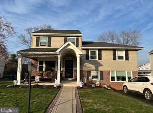 215 Canford Dr, Broomall, PA 19008