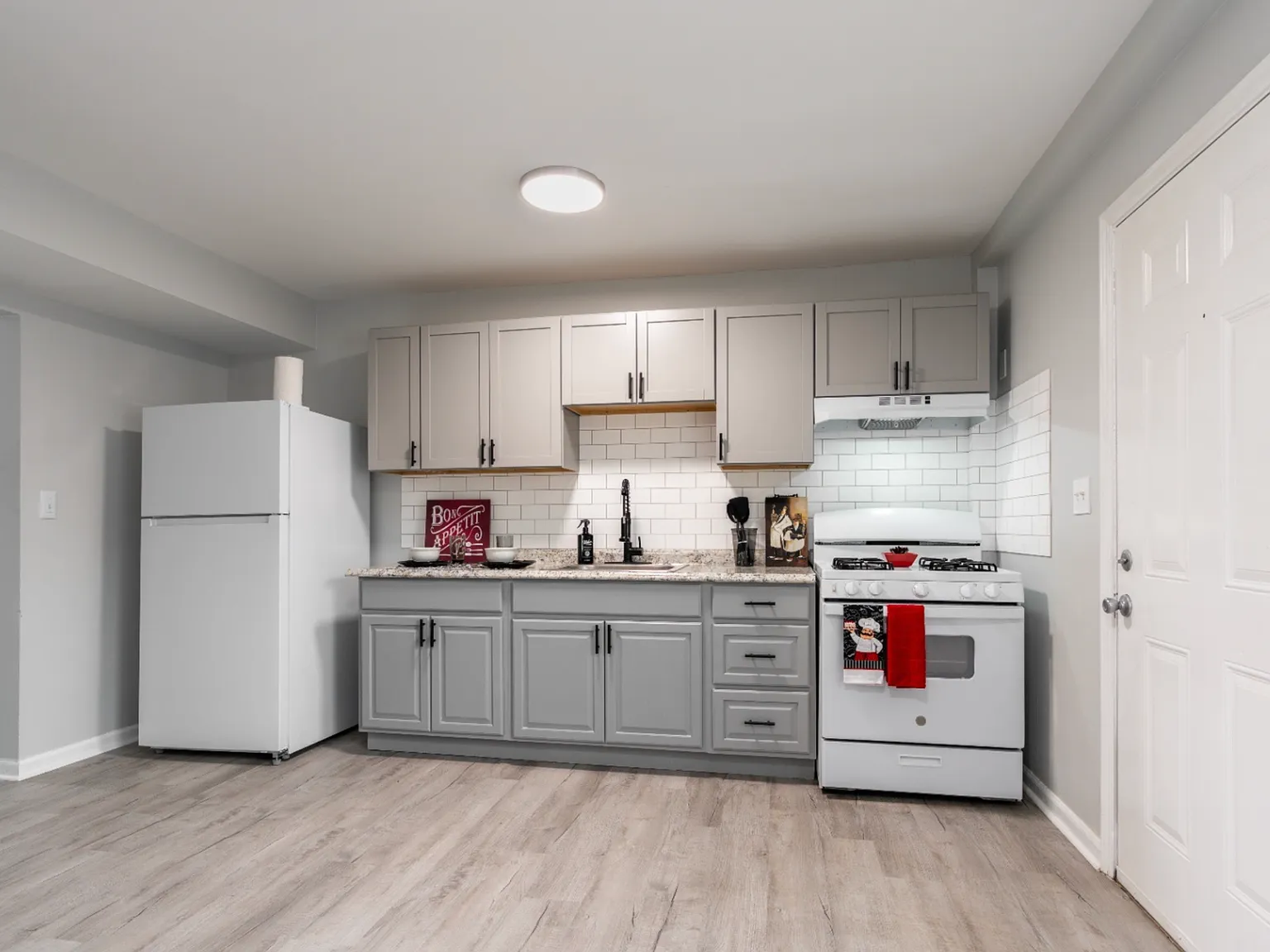 Carpenter Apartments — Photo 4