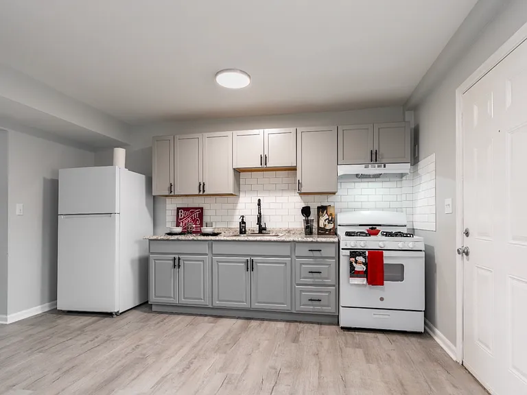 Carpenter Apartments — Photo 4