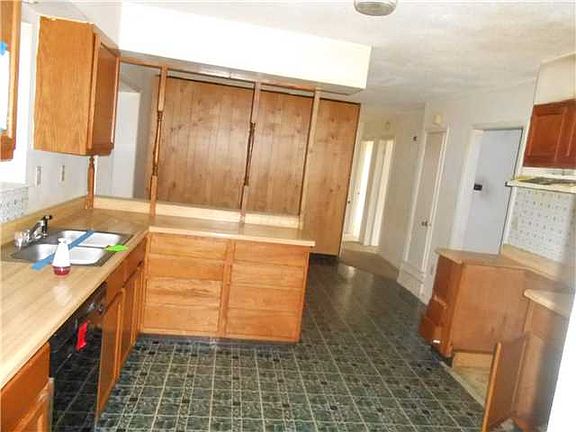 3rd image of 77 Bonita Ave