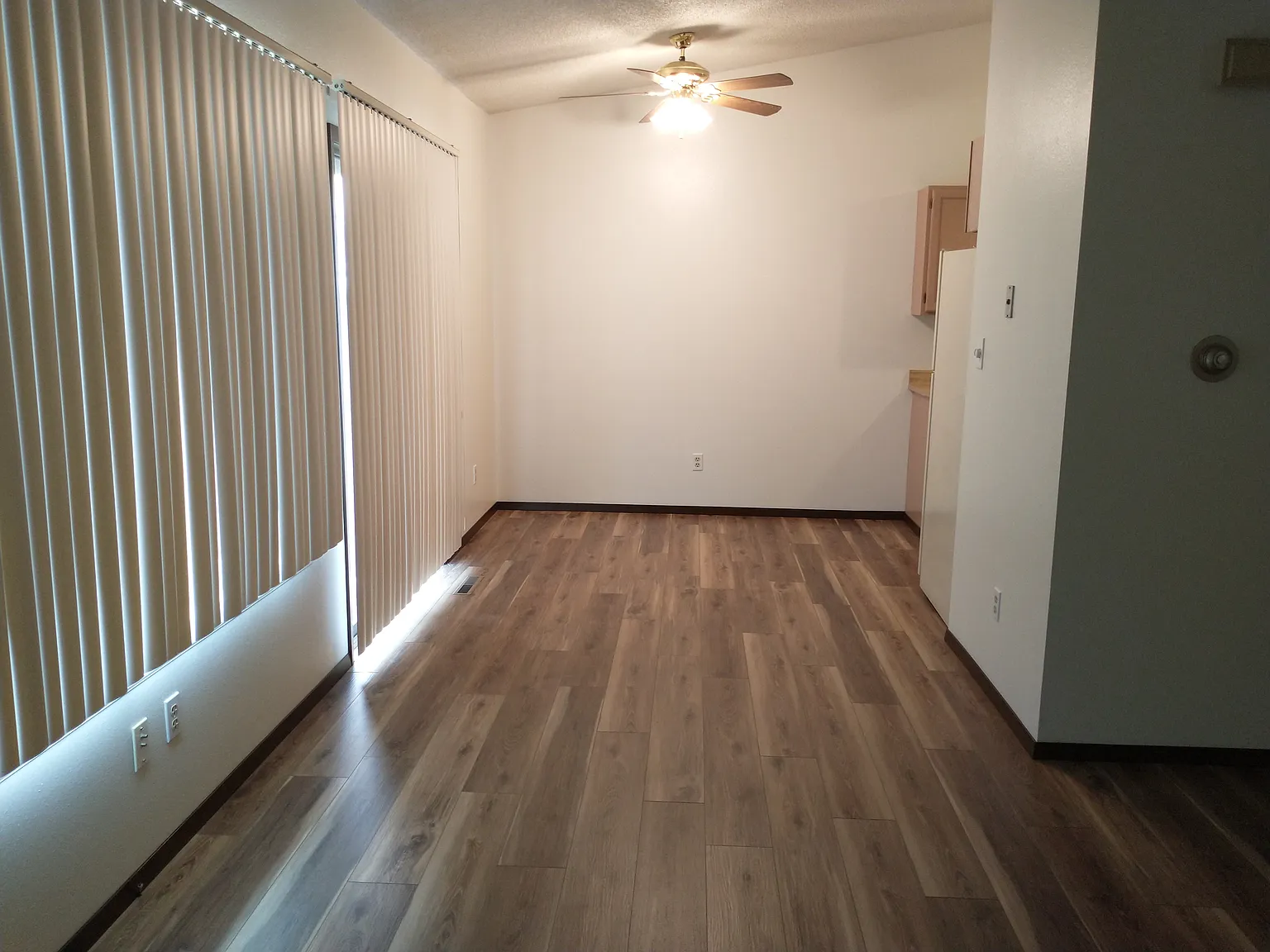 3 bed, 1319 sqft, $2,100 — Photo 4