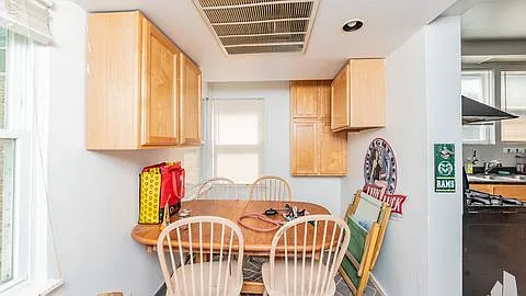 4 bed, 2.0 bath, 2300 sqft, $4,150 — Photo 4
