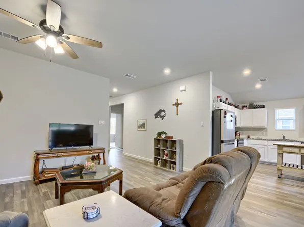 420 Jameson St, Springtown, TX 76082