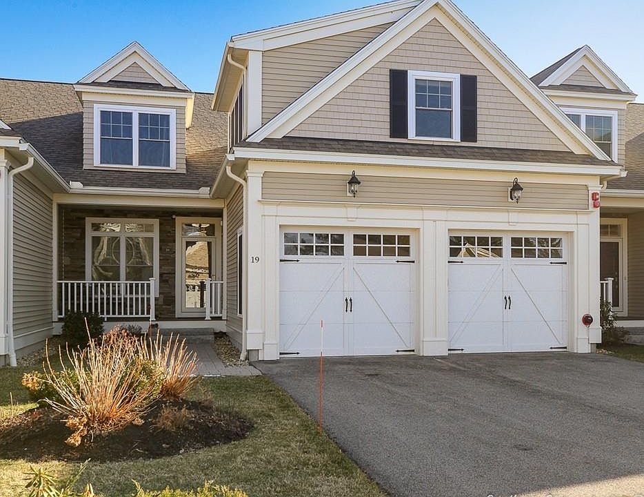 1st image of 19 Fairway Dr #19