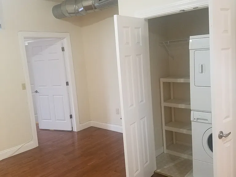 23 N Pearl St #2B — Photo 9