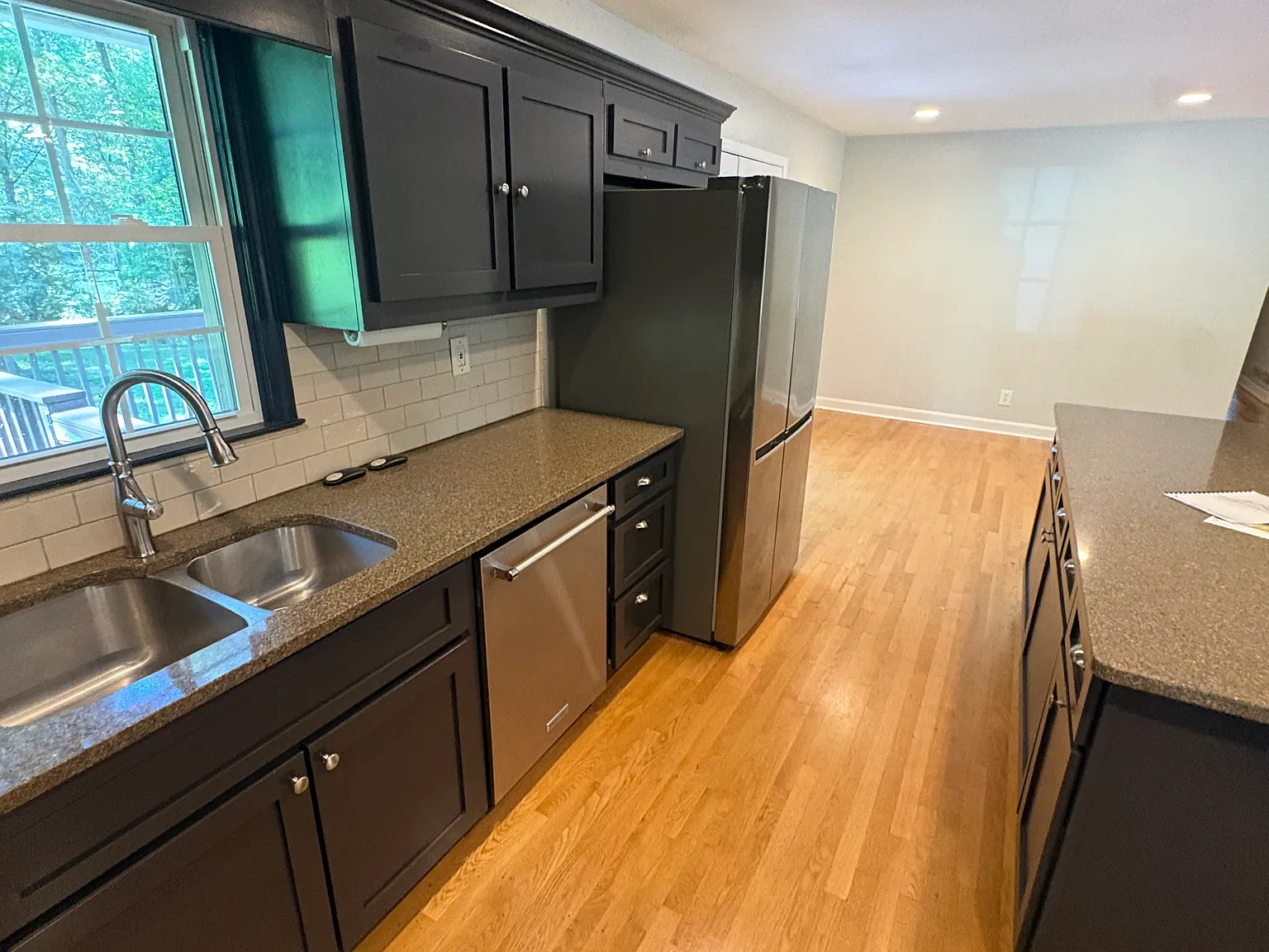 3 bed, 2296 sqft, $2,400 — Photo 3