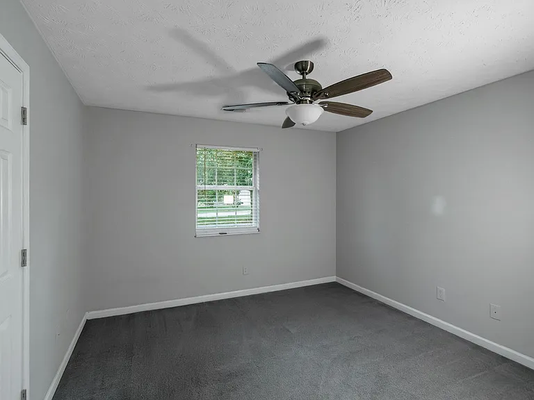 585 Mountainview Dr — Photo 22