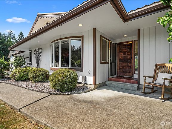 2nd image of 181 Riverhill Drive