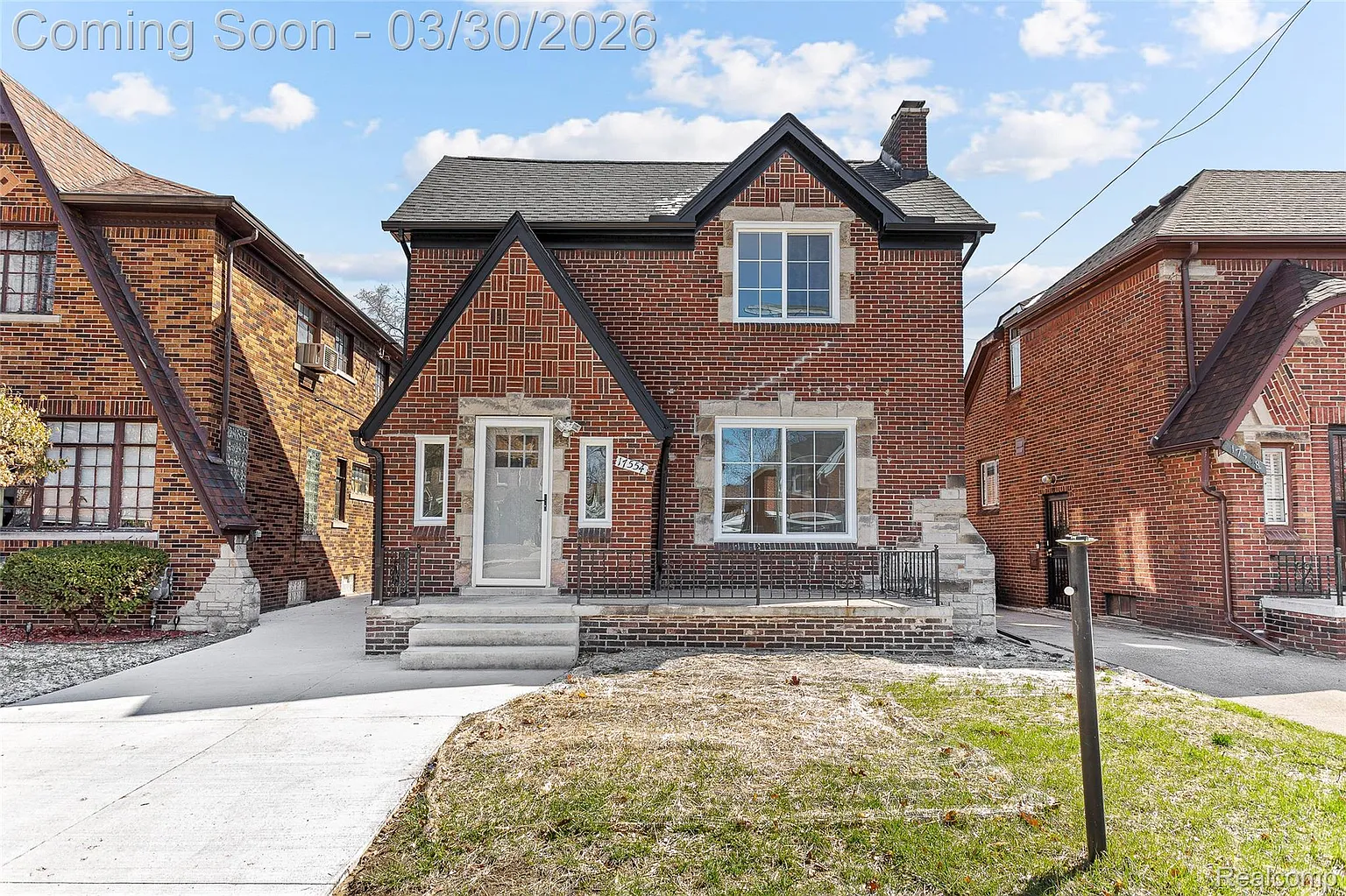 17554 Wisconsin St photo 1