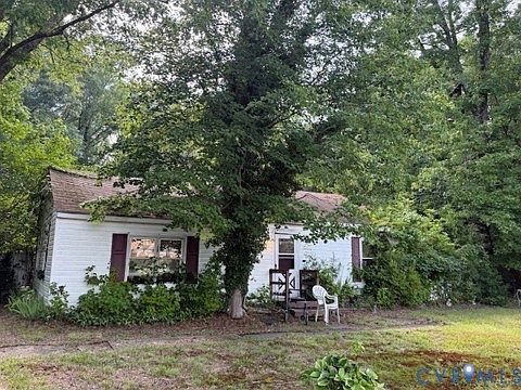 2nd image of 705 Thompson St