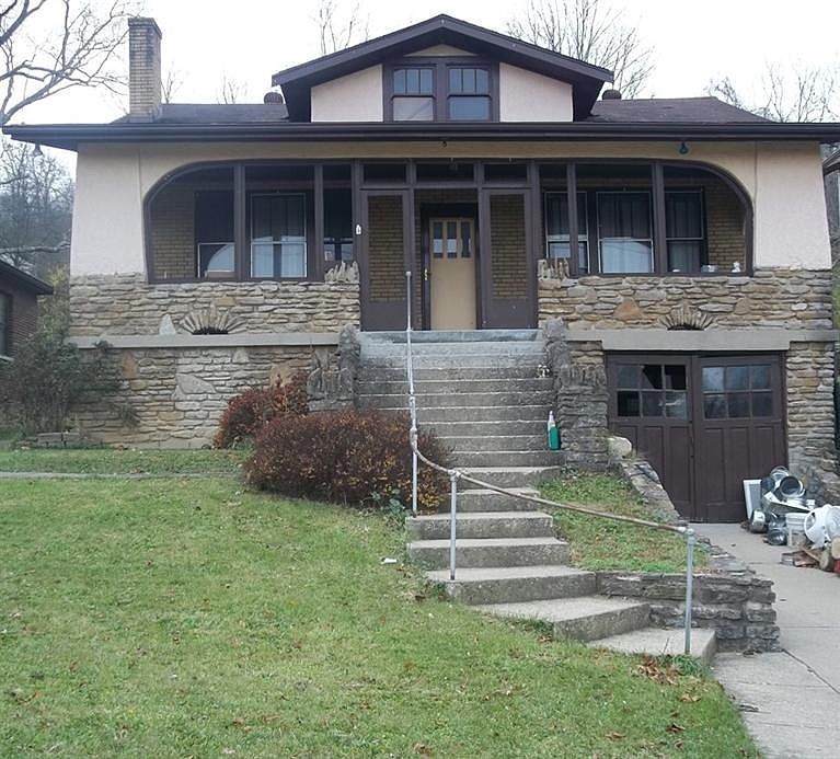 1st image of 709 W Grand Ave