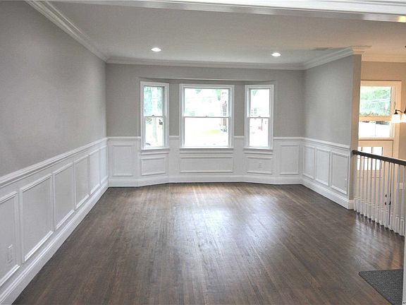 5th image of 105 Oaklawn Dr