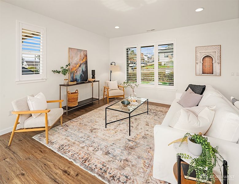 3rd image of 2401 E 16th Street