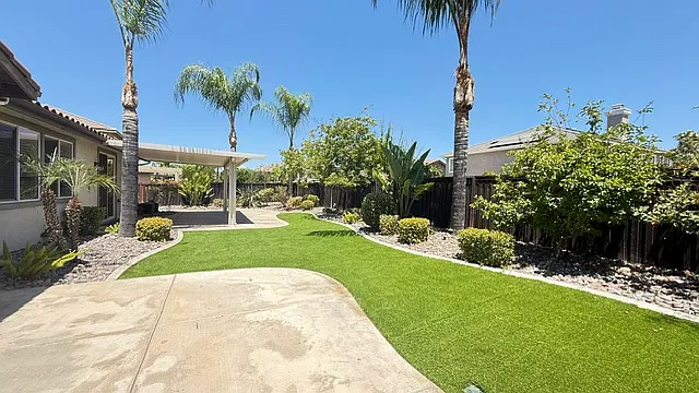 4 bed, 2854 sqft, $3,500 — Photo 3