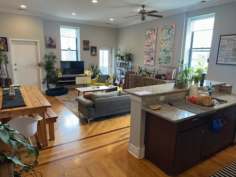 1135 W Chicago Ave #2W — Photo 11