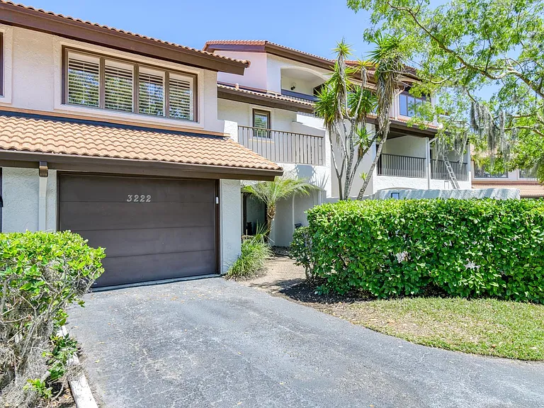 3222 Harbor Dr — Photo 1