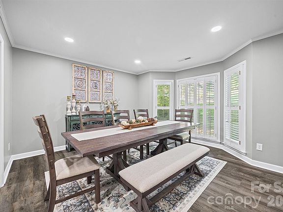 3rd image of 1472 Old Tara Ln