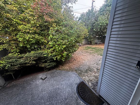 5th image of 10131 3rd Ave NW #A