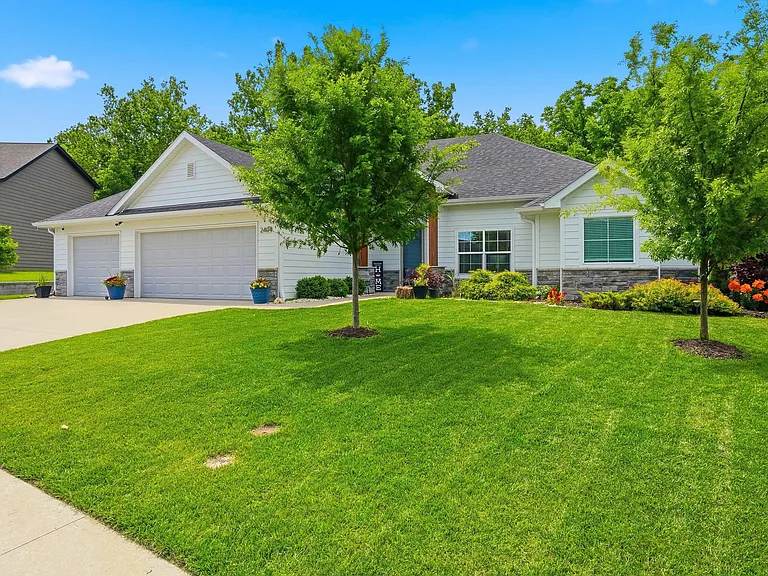 2404 Baxley Dr — Photo 45