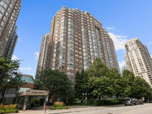 325 Webb Dr Unit 406, Mississauga, ON L5B 3Z9
