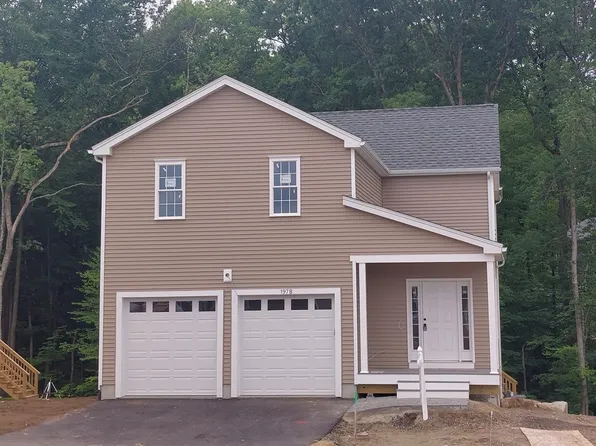 16-16B Crownshield Ave, Uxbridge, MA 01569