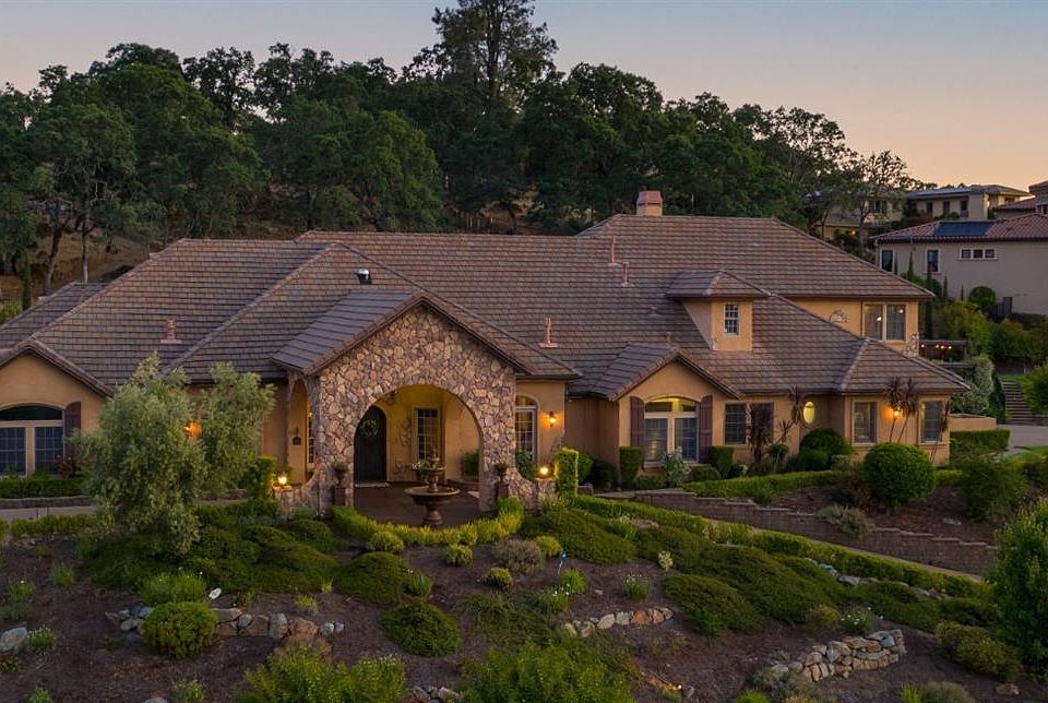 1st image of 2940 Capetanios Dr