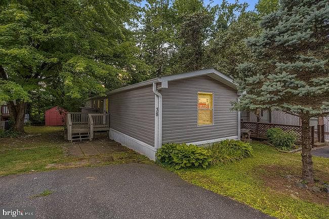 1st image of 38 Serenity Ln