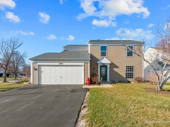 1980 Aronomink Cir, Elgin, IL 60123